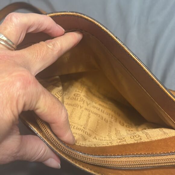 Etienne Aigner Vintage Shoulder Bag, tan leather, charm - Picture 8 of 11